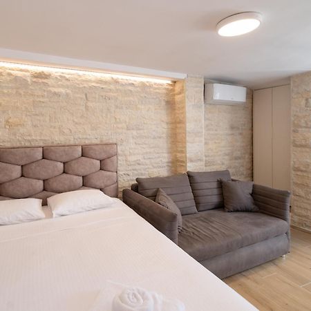 Christian Studio Apartments Umago Esterno foto