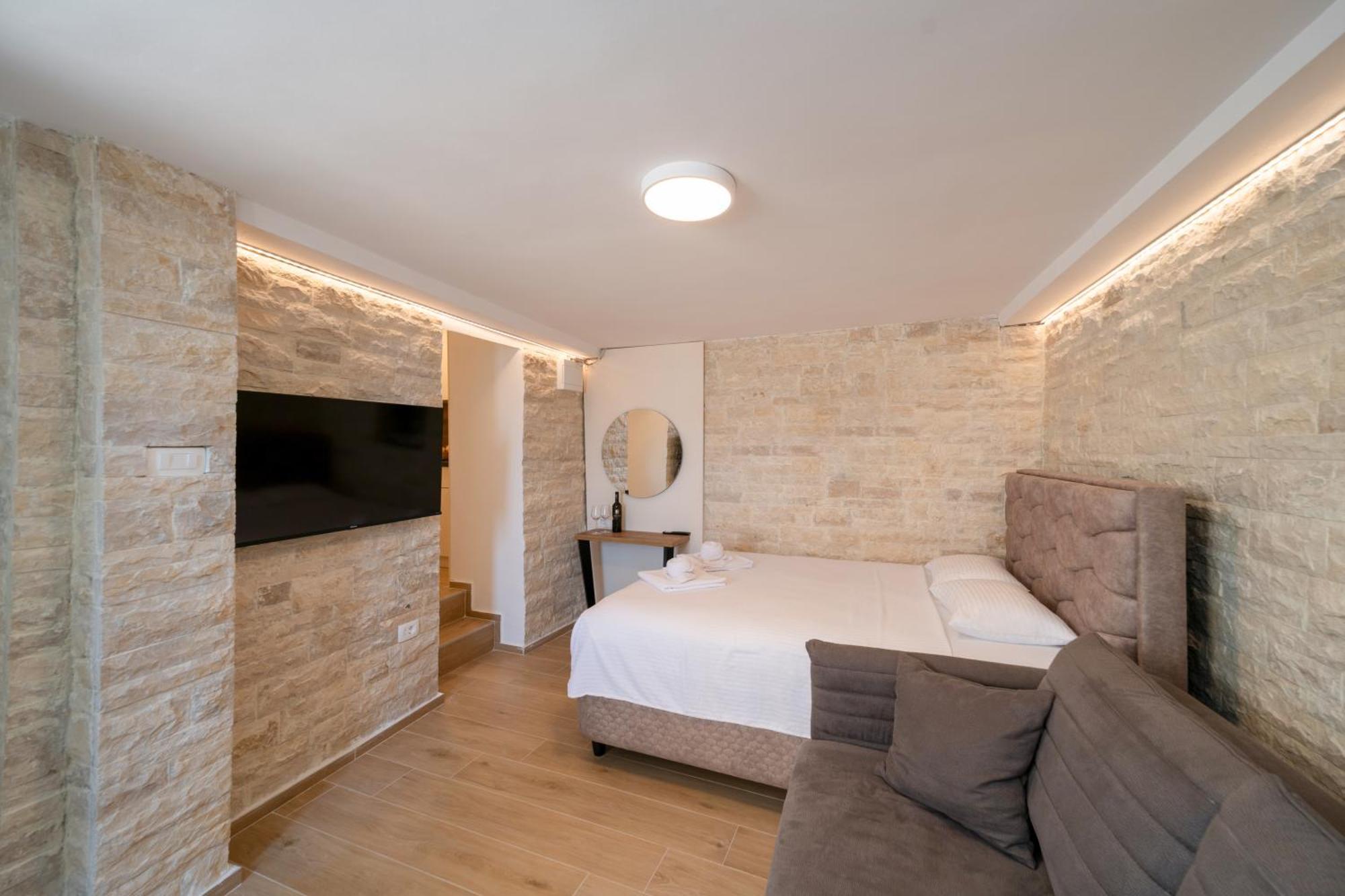 Christian Studio Apartments Umago Esterno foto